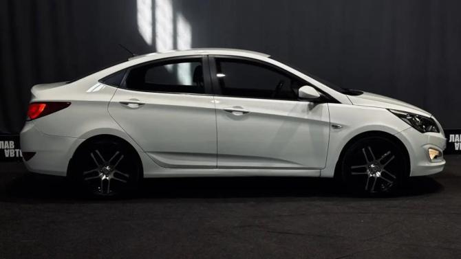 Hyundai Solaris I Рестайлинг с пробегом 2015 года, цена 903 000 рублей, 128000 км, седан, Автокод Объявления