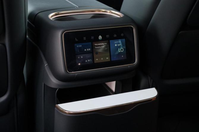 Lynk &amp; Co 900 с пробегом 2025 года, цена 7 600 000 рублей, 3000 км, внедорожник, Автокод Объявления