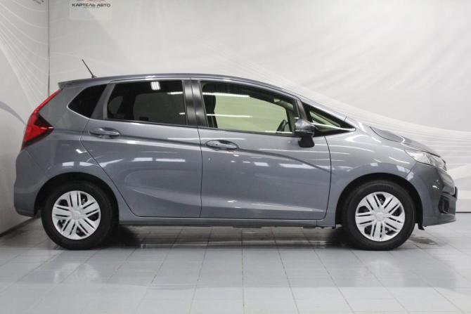 Honda Fit III Рестайлинг с пробегом 2018 года, цена 1 100 000 рублей, 134080 км, хэтчбек, Автокод Объявления
