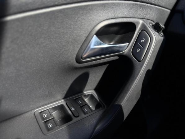 Volkswagen Polo V Рестайлинг с пробегом 2019 года, цена 1 440 000 рублей, 139531 км, седан, Автокод Объявления