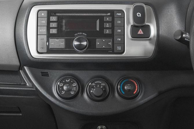 Toyota Vitz III (XP130) Рестайлинг с пробегом 2016 года, цена 869 000 рублей, 177200 км, хэтчбек, Автокод Объявления
