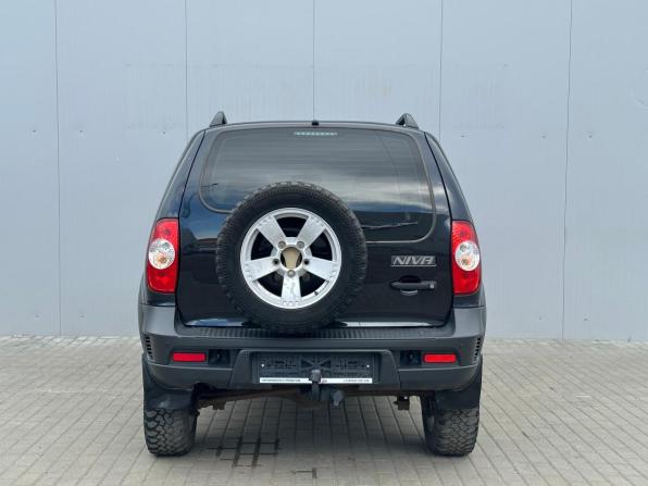 Chevrolet Niva I Рестайлинг с пробегом 2015 года, цена 682 000 рублей, 125000 км, внедорожник, Автокод Объявления