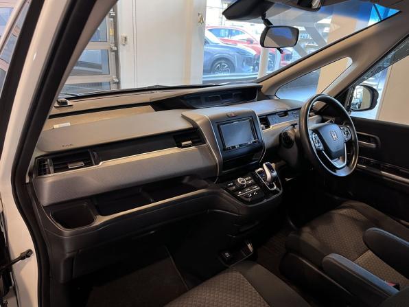 Honda Freed II с пробегом 2017 года, цена 1 625 000 рублей, 110703 км, компактвэн, Автокод Объявления