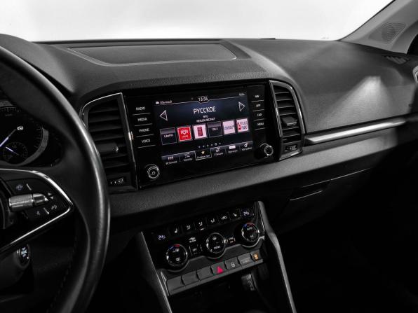 Skoda Karoq I с пробегом 2021 года, цена 2 247 960 рублей, 91745 км, внедорожник, Автокод Объявления