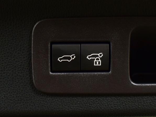 Toyota Land Cruiser 300 Series с пробегом 2023 года, цена 15 550 995 рублей, 84 км, внедорожник, Автокод Объявления