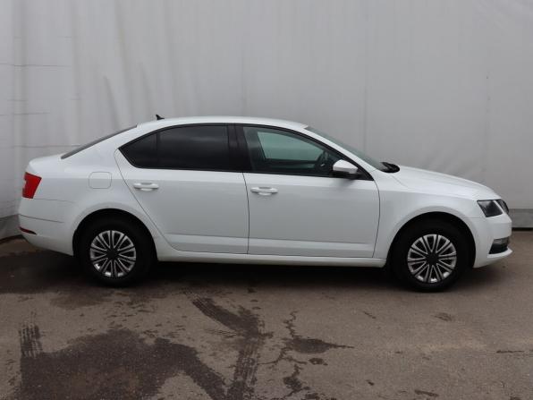 Skoda Octavia III (A7) Рестайлинг с пробегом 2020 года, цена 1 299 000 рублей, 184590 км, лифтбек, Автокод Объявления