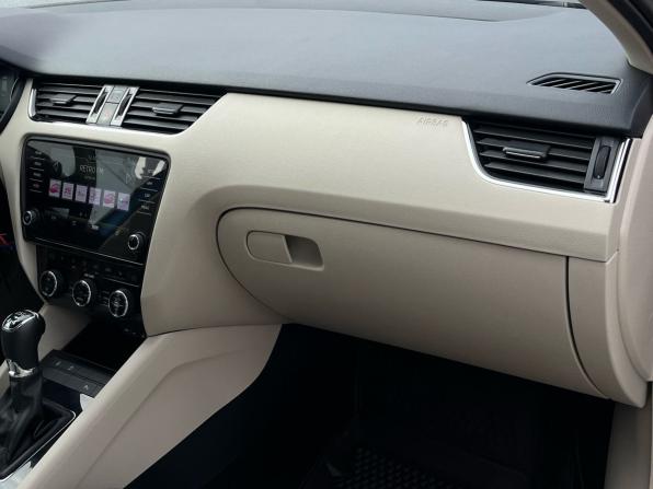 Skoda Octavia III (A7) Рестайлинг с пробегом 2017 года, цена 1 740 000 рублей, 301797 км, универсал, Автокод Объявления
