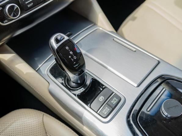 Kia Quoris I с пробегом 2013 года, цена 1 520 000 рублей, 195786 км, седан, Автокод Объявления