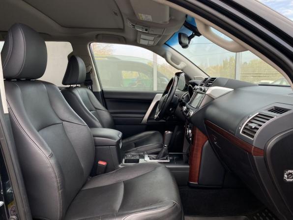 Toyota Land Cruiser Prado 150 Series Рестайлинг 1 с пробегом 2016 года, цена 4 299 000 рублей, 70683 км, внедорожник, Автокод Объявления