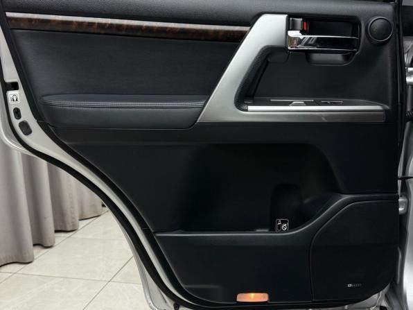 Toyota Land Cruiser 200 Series Рестайлинг 1 с пробегом 2013 года, цена 3 759 000 рублей, 244860 км, внедорожник, Автокод Объявления