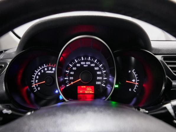 Kia Rio III Рестайлинг с пробегом 2016 года, цена 948 000 рублей, 192000 км, седан, Автокод Объявления
