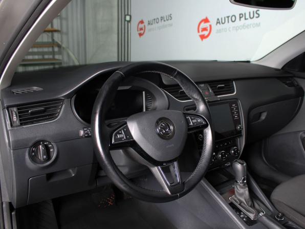 Skoda Octavia III (A7) Рестайлинг с пробегом 2019 года, цена 2 520 000 рублей, 70573 км, лифтбек, Автокод Объявления
