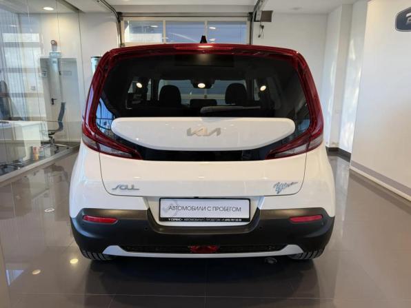 Kia Soul III Рестайлинг с пробегом 2022 года, цена 2 450 000 рублей, 21121 км, хэтчбек, Автокод Объявления