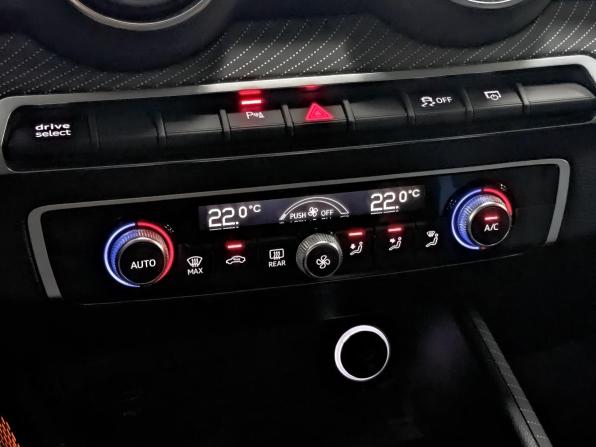 Audi Q2 I Рестайлинг с пробегом 2021 года, цена 2 450 000 рублей, 75201 км, внедорожник, Автокод Объявления