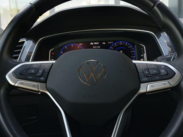 Volkswagen Tiguan II Рестайлинг с пробегом 2021 года, цена 3 049 000 рублей, 79002 км, внедорожник, Автокод Объявления