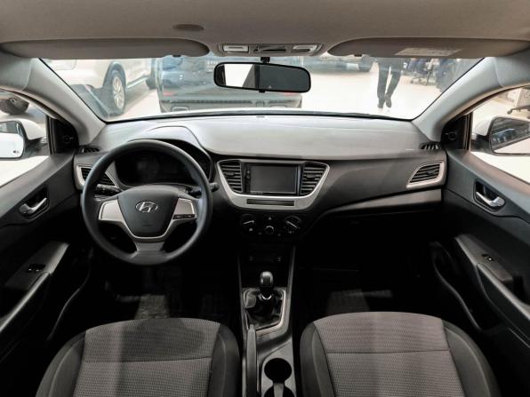 Hyundai Solaris II с пробегом 2019 года, цена 1 390 000 рублей, 74463 км, седан, Автокод Объявления