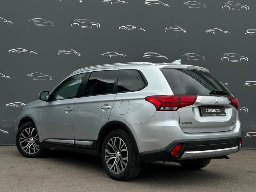 Mitsubishi Outlander III Рестайлинг 2 Санкт-Петербург  - изображение 4