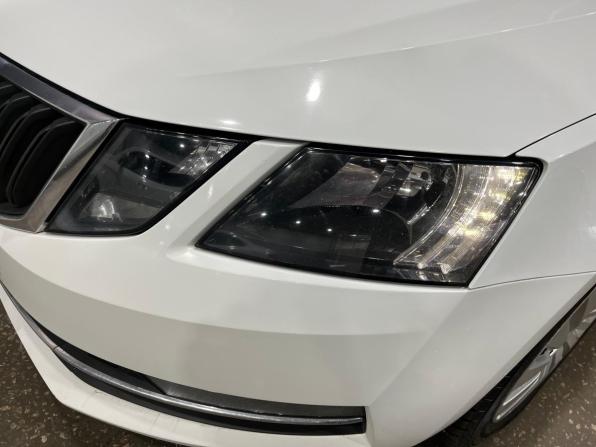 Skoda Octavia III (A7) Рестайлинг с пробегом 2017 года, цена 1 427 000 рублей, 141666 км, лифтбек, Автокод Объявления
