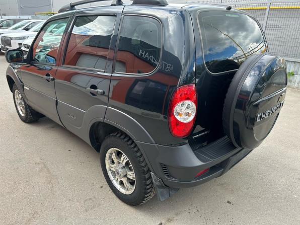 Chevrolet Niva I Рестайлинг с пробегом 2017 года, цена 669 900 рублей, 105000 км, внедорожник, Автокод Объявления