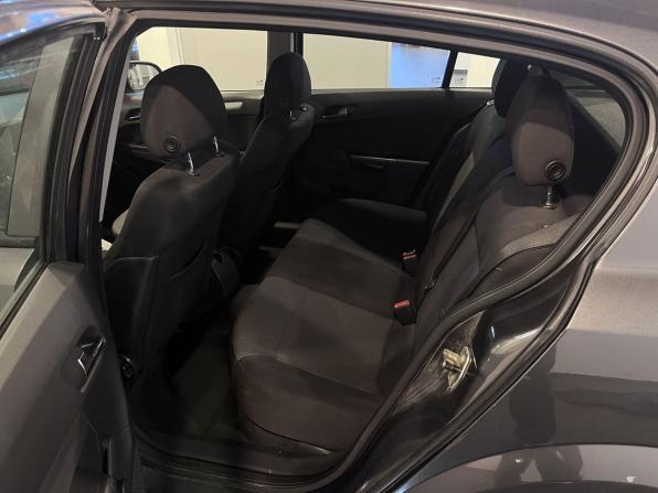 Opel Astra H Рестайлинг с пробегом 2010 года, цена 595 000 рублей, 166220 км, хэтчбек, Автокод Объявления