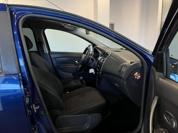 Renault Logan II с пробегом 2015 года, цена 470 000 рублей, 293550 км, седан, Автокод Объявления