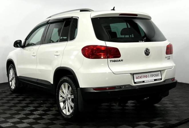 Volkswagen Tiguan I Рестайлинг с пробегом 2011 года, цена 1 170 000 рублей, 220800 км, внедорожник, Автокод Объявления