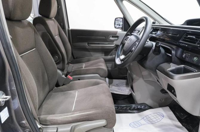 Honda Stepwgn V с пробегом 2015 года, цена 1 499 000 рублей, 390000 км, минивэн, Автокод Объявления
