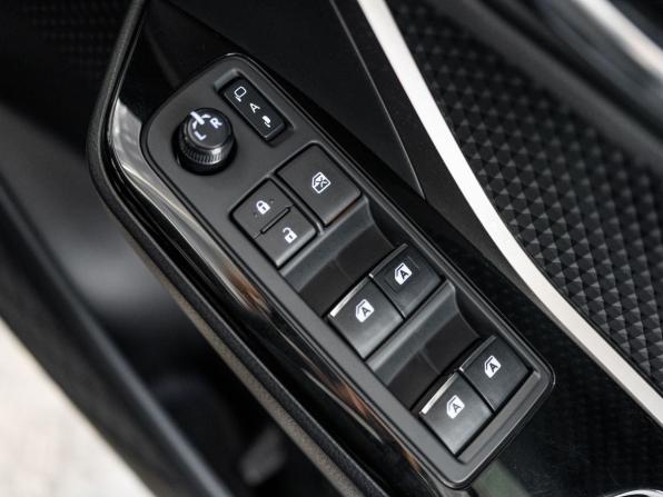 Toyota C-HR I с пробегом 2019 года, цена 1 845 500 рублей, 104200 км, внедорожник, Автокод Объявления