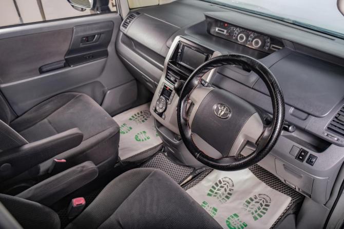 Toyota Voxy II (R70) с пробегом 2008 года, цена 1 259 000 рублей, 289000 км, минивэн, Автокод Объявления