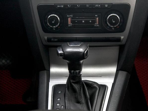 Skoda Octavia II (A5) Рестайлинг с пробегом 2012 года, цена 789 900 рублей, 175000 км, лифтбек, Автокод Объявления