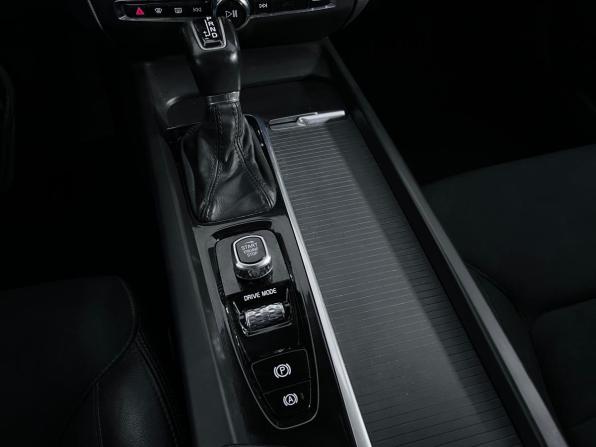 Volvo V60 Cross Country II с пробегом 2021 года, цена 3 397 000 рублей, 116411 км, универсал, Автокод Объявления