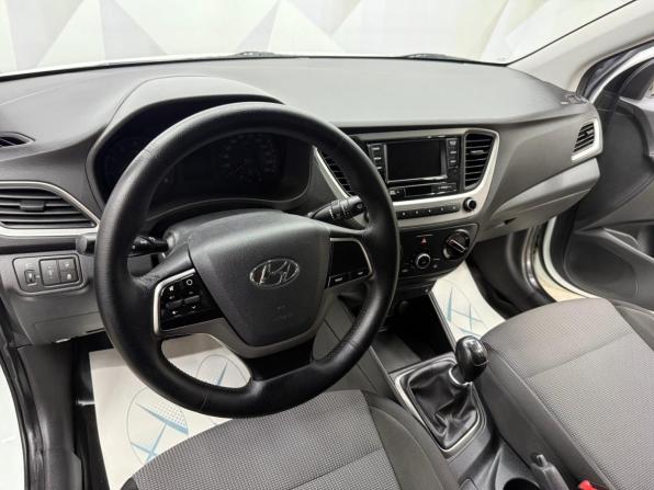 Hyundai Solaris II с пробегом 2017 года, цена 1 180 000 рублей, 159000 км, седан, Автокод Объявления
