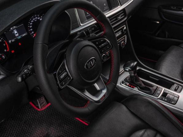 Kia Optima IV Рестайлинг с пробегом 2018 года, цена 2 249 000 рублей, 118761 км, седан, Автокод Объявления