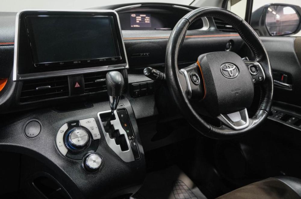 Toyota Sienta II Рестайлинг Новокузнецк  - изображение 19