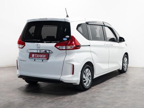 Honda Freed II с пробегом 2017 года, цена 1 315 000 рублей, 194000 км, компактвэн, Автокод Объявления