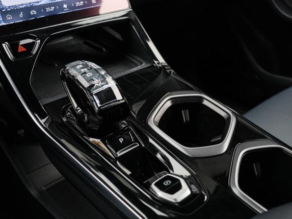 Geely Atlas II с пробегом 2024 года, цена 2 650 000 рублей, 20544 км, внедорожник, Автокод Объявления