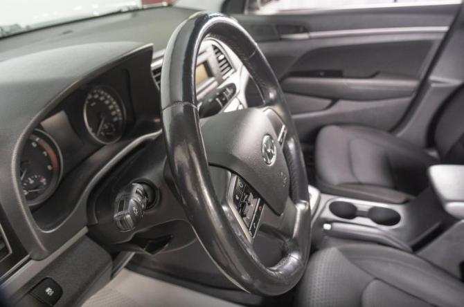 Hyundai Elantra VI (AD) с пробегом 2017 года, цена 1 399 000 рублей, 121500 км, седан, Автокод Объявления
