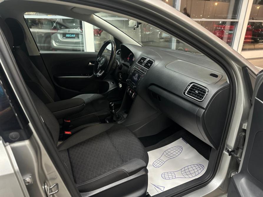 Volkswagen Polo V Рестайлинг Санкт-Петербург  - изображение 36