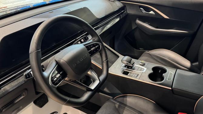 Omoda C5 I Рестайлинг с пробегом 2024 года, цена 1 775 000 рублей, 21344 км, внедорожник, Автокод Объявления