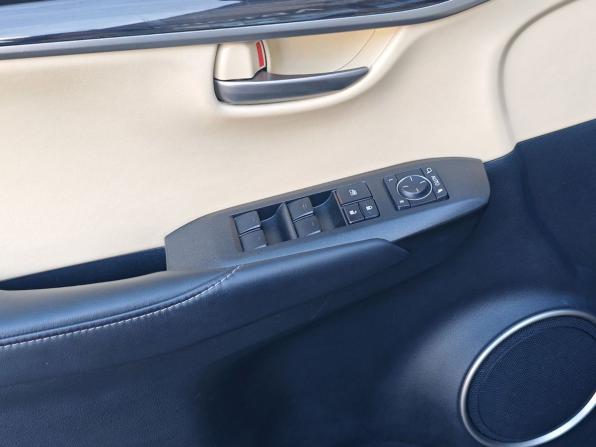Lexus NX I с пробегом 2016 года, цена 2 930 000 рублей, 99482 км, внедорожник, Автокод Объявления