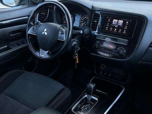 Mitsubishi Outlander III Рестайлинг 3 с пробегом 2019 года, цена 1 631 000 рублей, 308009 км, внедорожник, Автокод Объявления