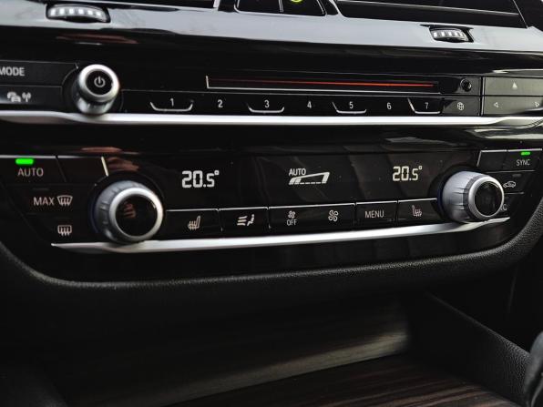 BMW 5 серии VII (G30/G31/G38) с пробегом 2018 года, цена 2 500 000 рублей, 156000 км, универсал, Автокод Объявления
