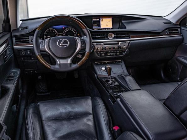 Lexus ES VI с пробегом 2013 года, цена 2 240 000 рублей, 108595 км, седан, Автокод Объявления