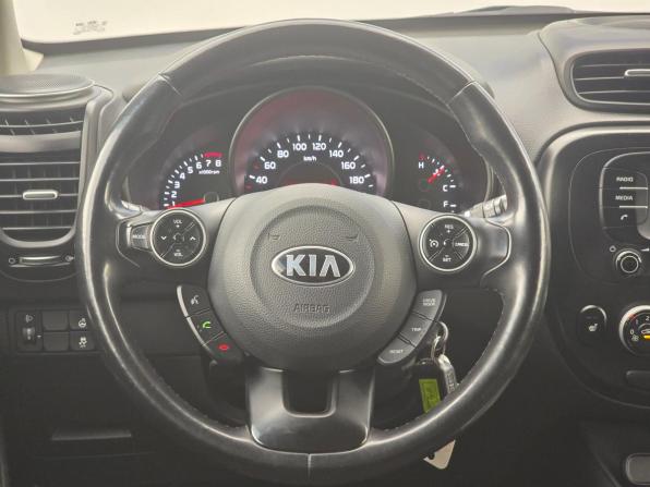 Kia Soul II Рестайлинг с пробегом 2017 года, цена 1 599 000 рублей, 108000 км, хэтчбек, Автокод Объявления
