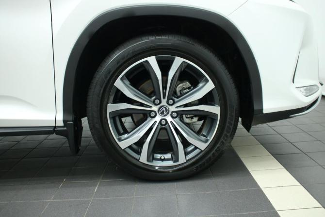 Lexus RX IV Рестайлинг с пробегом 2021 года, цена 5 990 000 рублей, 76080 км, внедорожник, Автокод Объявления