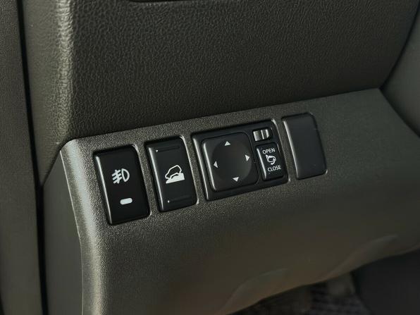 Nissan Pathfinder III Рестайлинг с пробегом 2012 года, цена 1 530 000 рублей, 259270 км, внедорожник, Автокод Объявления