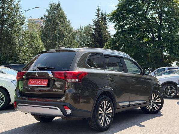 Mitsubishi Outlander III Рестайлинг 3 с пробегом 2019 года, цена 1 649 000 рублей, 229800 км, внедорожник, Автокод Объявления