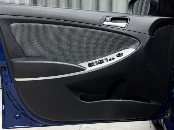 Hyundai Solaris I с пробегом 2012 года, цена 839 000 рублей, 130936 км, хэтчбек, Автокод Объявления