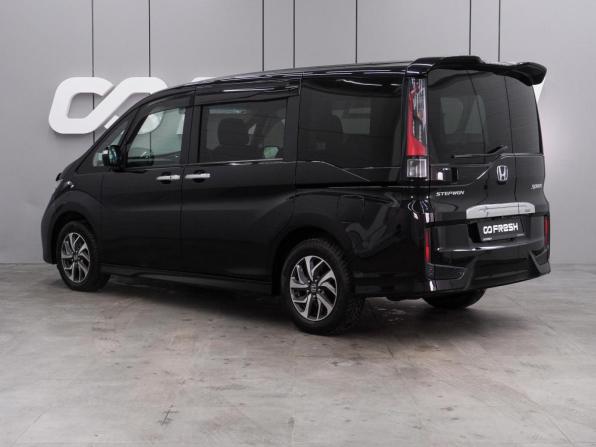 Honda Stepwgn V с пробегом 2017 года, цена 2 069 000 рублей, 106538 км, минивэн, Автокод Объявления