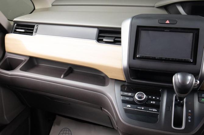 Honda Freed II с пробегом 2017 года, цена 1 499 000 рублей, 106000 км, компактвэн, Автокод Объявления